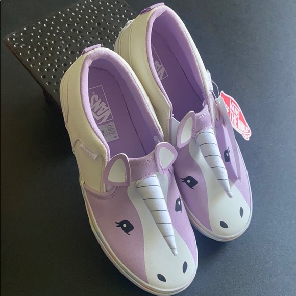 Vans Shoes - NWT Ms 5.5 Asher Vans canvas Unicorn